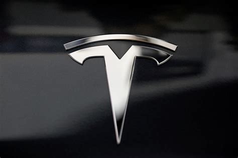 Tesla Closes 27 Billion Mixed Offering Of Shares Debt Business Insider