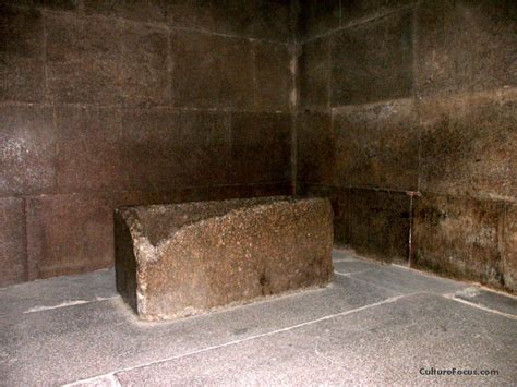 Picture Inside Great Pyramid Of Khafre Cheops The Grand Gallery