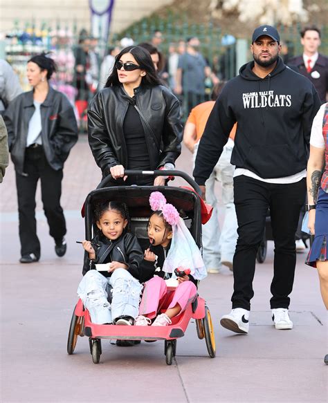 kylie jenner takes daughter stormi 5 son aire 1 and niece chicago 5 on disneyland trip in