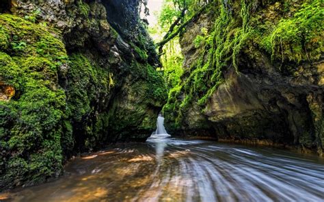 810656 4k Waterfalls Crag Moss Rare Gallery Hd Wallpapers