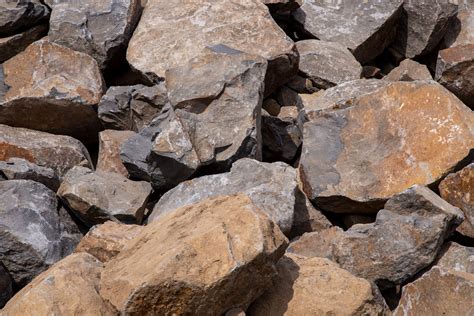Highland Landscape Supply 1′ 2′ Basalt Boulders