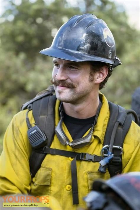Only the brave, based on the true story of the granite mountain hotshots, is the heroic story of one unit of local firefighters that through hope, determination what holds back the movie is the somewhat uneven directing. Only the Brave Ashcraft's Apple Sauce sign original movie prop