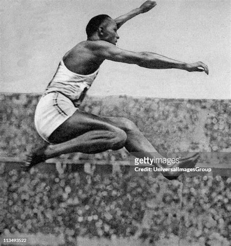 Jesse Owens 1936 Photos And Premium High Res Pictures Getty Images