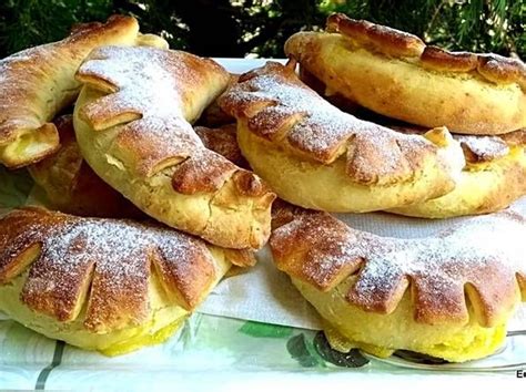 Túrós pudingos kelt kifli Hungarian Recipes Bundt Cake Bagel