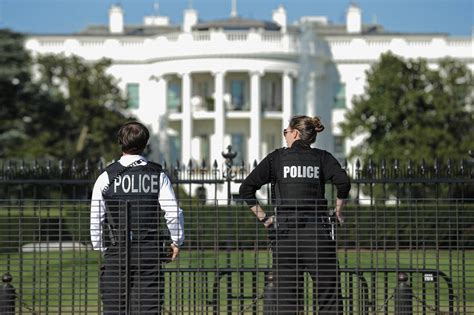 Secret Service Agents Gun Badge Stolen In Washington Wsj