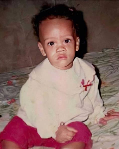 Pin On Young Rihanna