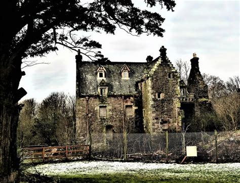 Crosbie Castle Crosbie Towers West © Raibeart Macaoidh Cc By Sa
