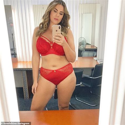 plus size model fiona falkiner undergoes fat reducing treatments for cellulite daily mail online