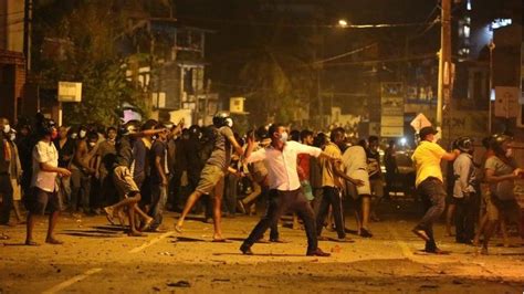 Sri Lanka Protest At President Rajapaksas Home Turns Violent Bbc News