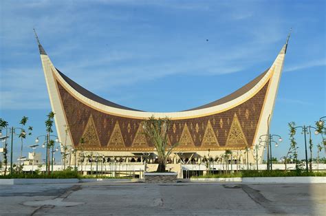 6 Architecturally Unique Mosques In Southeast Asia