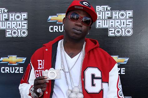 Pop Bytes Gucci Mane Turns Himself In To Police More