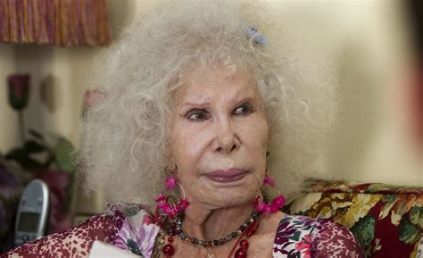 La duquesa de alba ha muerto este jueves 20 de noviembre en sevilla a los 88 años en la casa de cuando el martes 18 por la noche la duquesa de alba regresó a su habitación de la casa de las. Duquesa de Alba: las transformaciones de la recordada ...