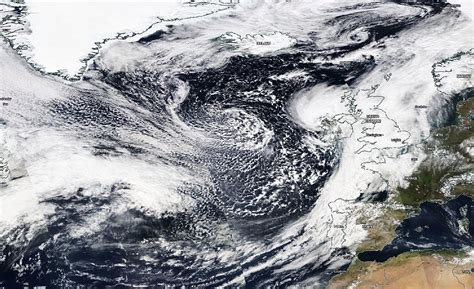 Uk Weather To See Storm Katie Batter Britain With 80mph Hurricane Winds