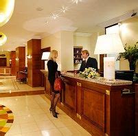 Mulanya, personal letter ditulis tangan langsung oleh pengirim. Contoh Surat Konfirmasi Pemesanan Hotel Bahasa Inggris