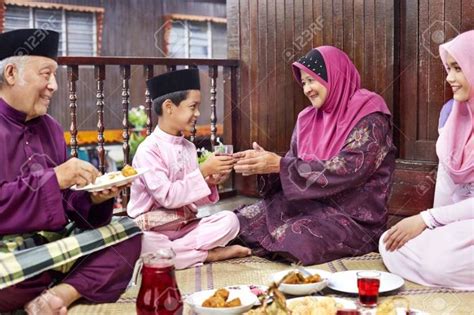 Celebrating Hari Raya Puasa In Singapore