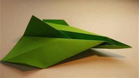 Aprende más manualidades de papel con nuestros tutoriales. Como hacer un avion de papel que vuela - YouTube