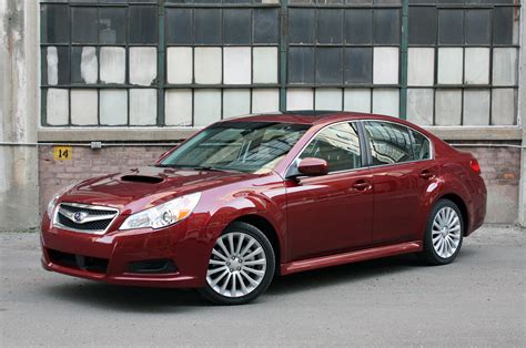 Turns out the gt trumps the r in every way except price; Actualidad Automotriz: 2010 Subaru Legacy 2.5GT