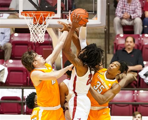 Two Tennessee Basketball Seniors Named Top 100 Players