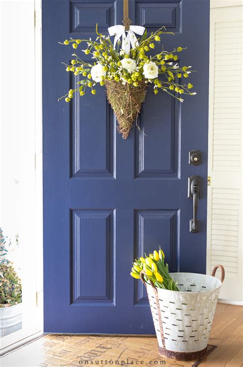7 Spring Wreath Ideas To Brighten Your Front Door On