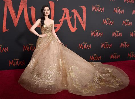 Liu Yifei Ficou Uma Verdadeira Princesa Com Este Look Na Première De