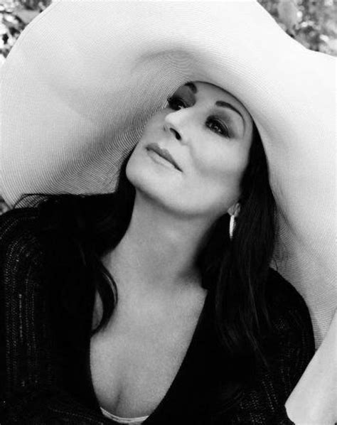 Beautiful Photos Of Cinema S Powerhouse Anjelica Huston Art Sheep