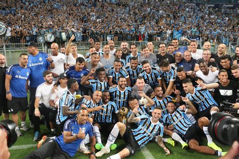 O ataque tricolor agora conta com 21 gols em 6 jogos, sendo o melhor da competição estadual. Grêmio já iguala campanha de toda 1ª fase do Gauchão de ...