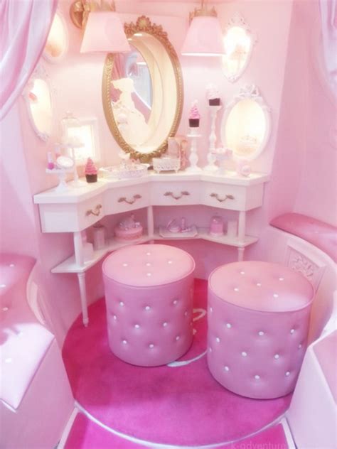 The braun castle is one of our personal princess favorites. Amazing Girls Bedroom Ideas: Everything A Little Princess ...