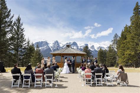 A Gorgeous Canmore Wedding At Silvertip Resort Canmore Real Wedding