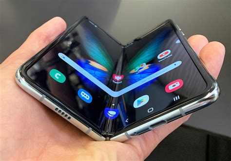 El Samsung Galaxy Fold Se Rompe Por Abrirlo Y Cerrarlo