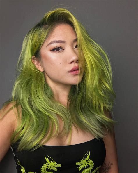 15 Totally Outlandish High Fashion Green Hair Looks In 2021 Green