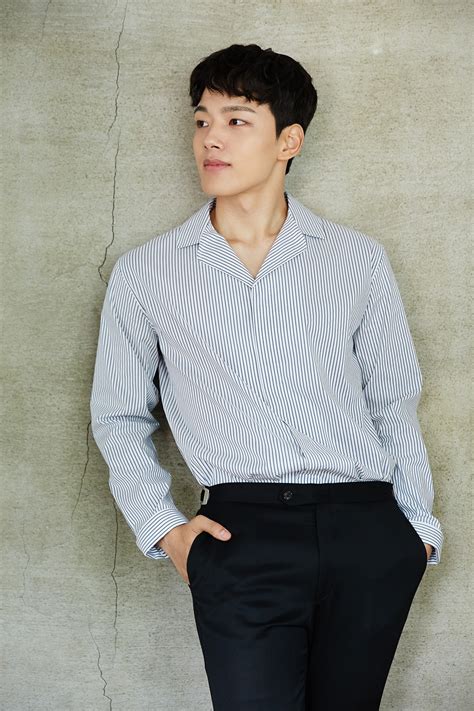 Yeo Jin Goo Shares The One Trait He Looks For In His Ideal Type Koreaboo