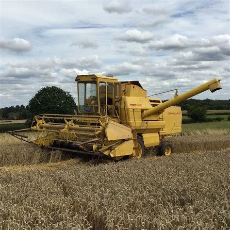 New Holland Clayson 1550s Combine Harvester In Derby Derbyshire