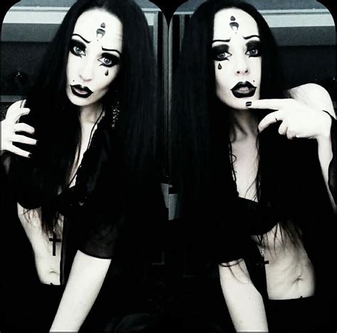 Pin By Farhan Mckinnons On Black Metal Girl Black Metal Girl Dark Beauty Metal Girl