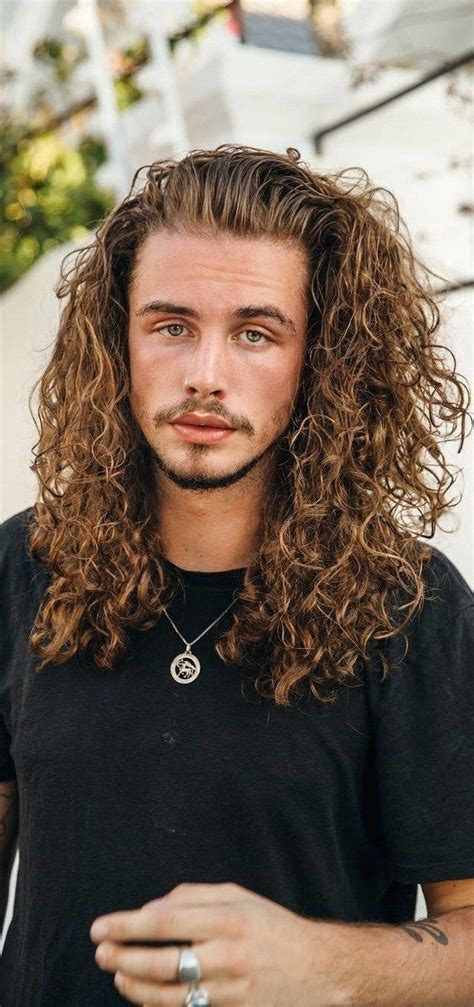 21 Sexiest Long Hairstyles For Men To Rock In 2020 Cabelo Masculino