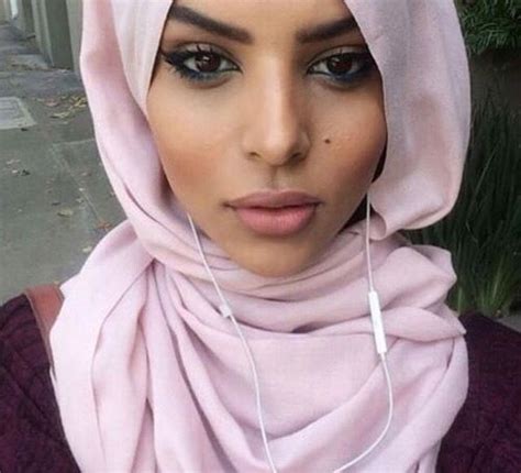 ⊱ɛʂɬཞɛƖƖą⊰ Beautiful Muslim Women Beautiful Hijab Gorgeous Arabian Makeup Hijab Collection