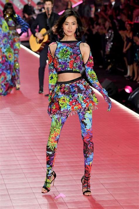 Victorias Secret Fashion Show Runway Photos Every Look From The