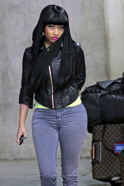 nicki minaj claims a tsa agent fondled her probably wanted to inspect the junk in her trunk