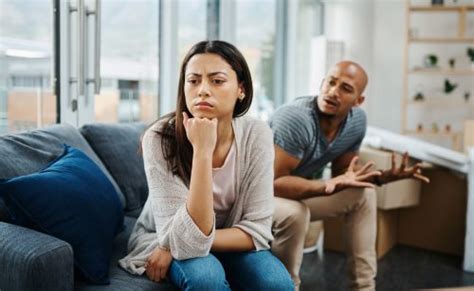 5 signs your relationship isn t working according to therapists
