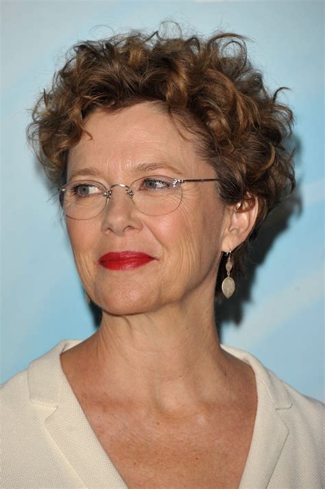 Stunning Short Haircuts For Curly Hair Over 60 With Glasses For