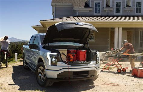 Fords All Electric F 150 Closer Look At The 2022 Lightning Tractionlife