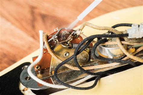 How To Prevent Your Guitar Strings From Rusting Fuelrocks