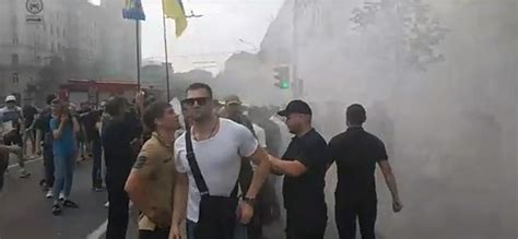 Jun 22, 2021 · сегодня, 22 июня, в ряде регионов украины, в том числе киеве, наблюдается пылевая буря. Нацкорпус озвучил свою версию столкновений в харьковском ...