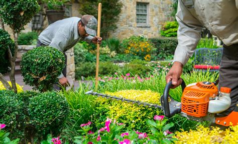 Landscaping Jobs In Texas Descriptions Salaries And Other Considerations