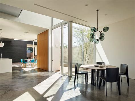 How And Why Modern Homes Embrace Natural Light