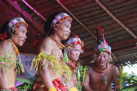 Pictured Inside The Heavily Tattooed Indigenous Indonesian Tribe
