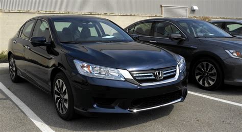 First Drive 2014 Honda Accord Hybrid Cheers And Gears