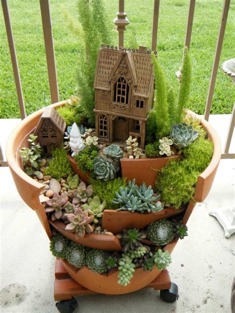 16 easy container gardening ideas for your potted plants. 47 Succulent Planting Ideas with Tutorials | Succulent ...