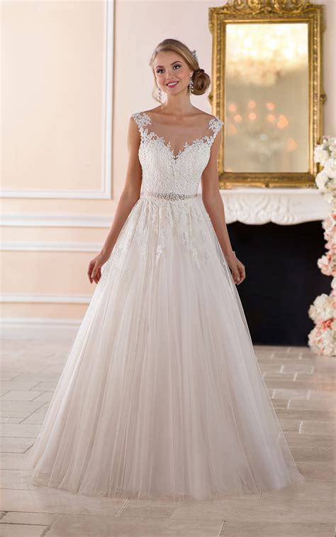 Wedding Dresses Romantic Ball Gown With Keyhole Back