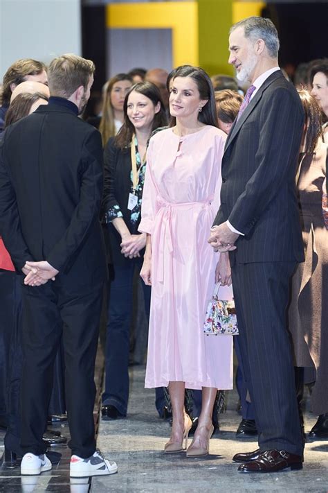 H Βασίλισσα Letizia φόρεσε το ιδανικό φόρεμα για την άνοιξη