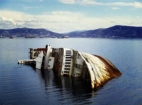 The Worlds Most Amazing Shipwrecks You Wont Believe Some Of These